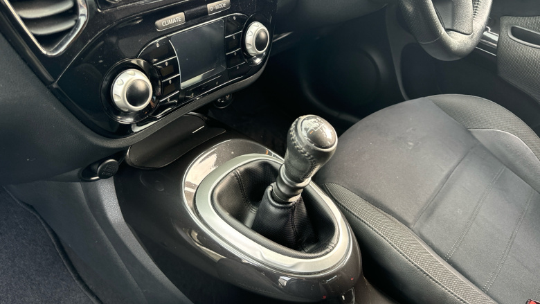 Nissan Juke 1.2 DiG-T N-Connecta 5dr Petrol Hatchback